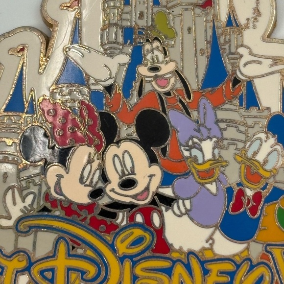 DISNEY PIN TRADING: Disneyland Resort - Where dreams come true 2008 w clasp - Picture 8 of 15